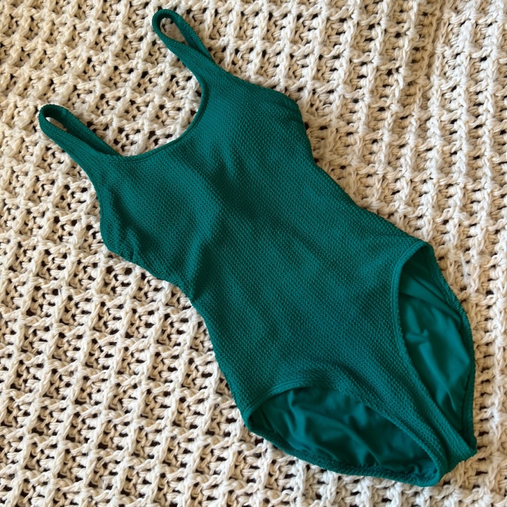 Crinkle one piece